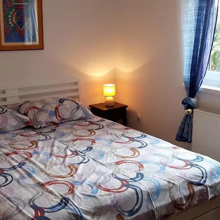 Apartment E & E